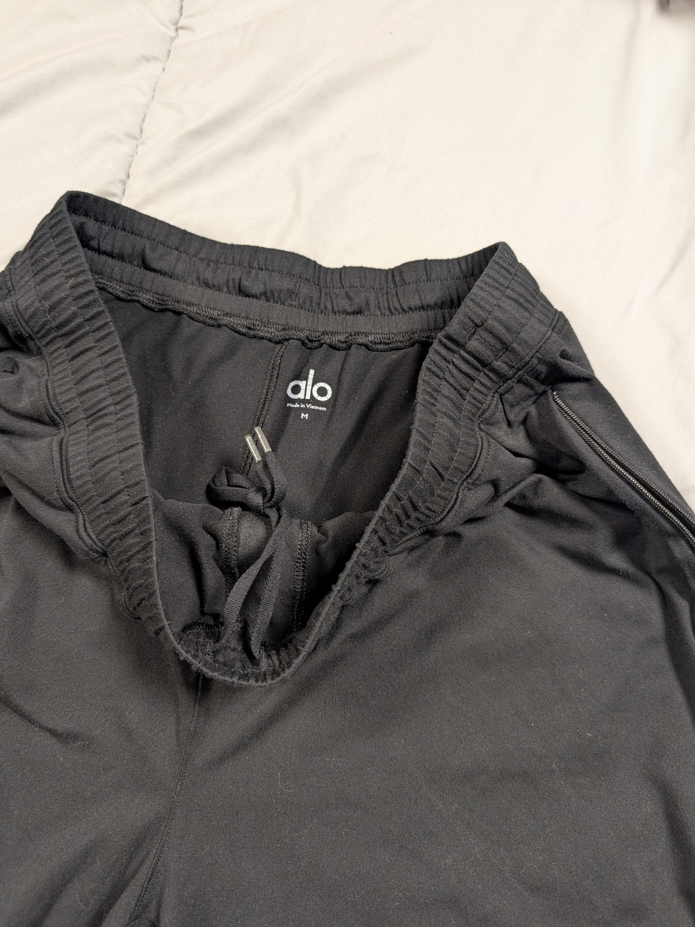 ALO Yoga Men's Black Athletic Shorts with White Logo - Picture 3 of 4